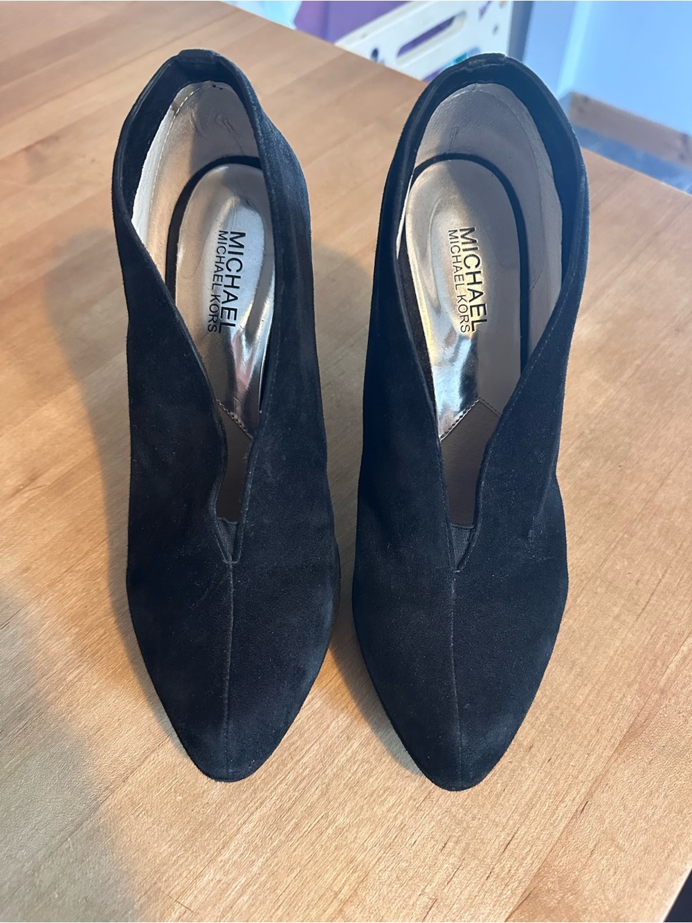 MICHAEL Michael Kors Black Suede Pointed V-Cut Heels